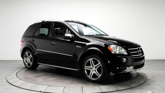 Обои картинки фото mercedes, ml, автомобили, benz, скорость, мощь, стиль, автомобиль