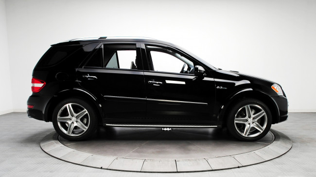 Обои картинки фото mercedes, ml, автомобили, benz, стиль, скорость, мощь, автомобиль