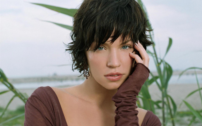Обои картинки фото Ashley Scott, девушки, , , серьги, взгляд