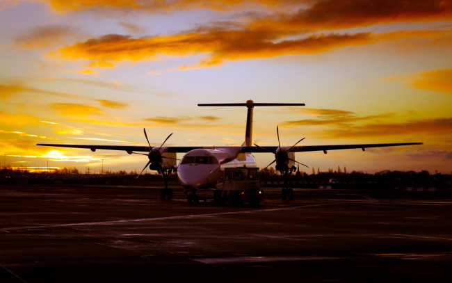 Обои картинки фото авиация, авиационный пейзаж, креатив, закат