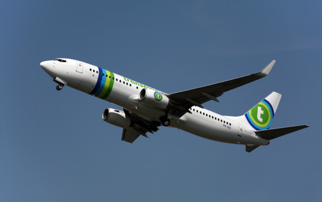 Обои картинки фото авиация, пассажирские самолёты, крыло