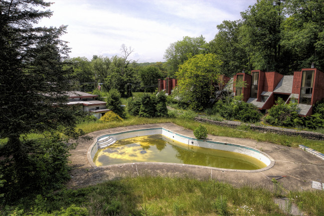 Обои картинки фото интерьер, бассейны,  открытые площадки, парк, бассейн