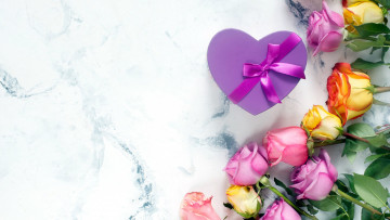 Картинка праздничные подарки+и+коробочки подарок бант лента розы