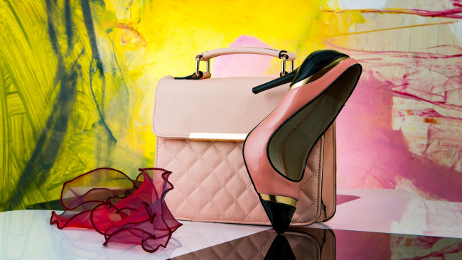 Обои картинки фото разное, одежда,  обувь,  текстиль,  экипировка, сумочка, туфли, шарфик