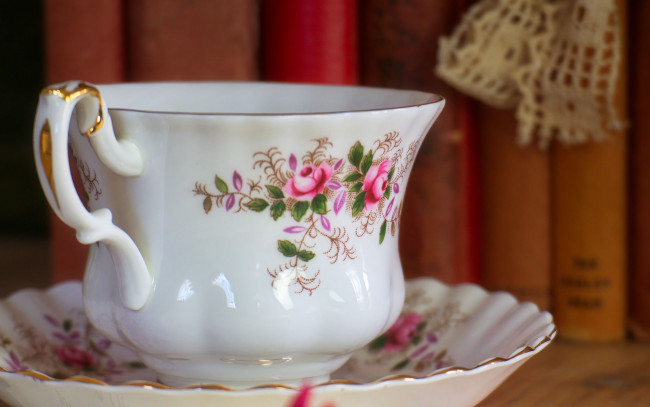 Обои картинки фото разное, посуда,  столовые приборы,  кухонная утварь, блюдце, чайная, чашка