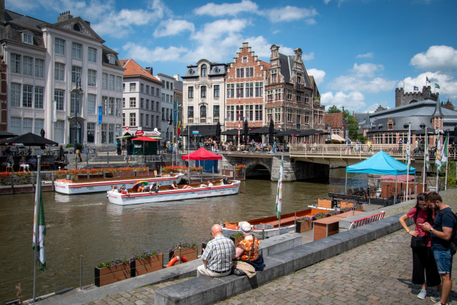 Обои картинки фото города, гент , бельгия, канал, набережная, туристы