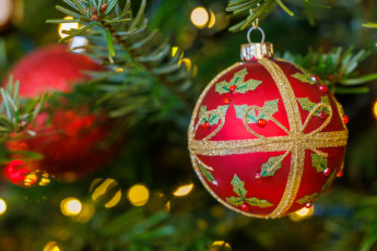 Картинка праздничные шары большой елочный шар