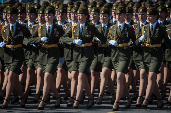 Картинка 9+мая праздничные день+победы строй беларусь парад победы минск женщины
