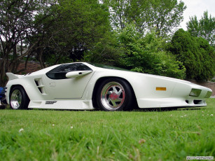 Картинка автомобили выставки уличные фото