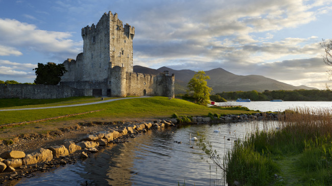Обои картинки фото города, дворцы, замки, крепости, река, облака, ross castle, ireland