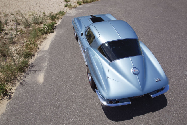 Обои картинки фото автомобили, corvette, stingray