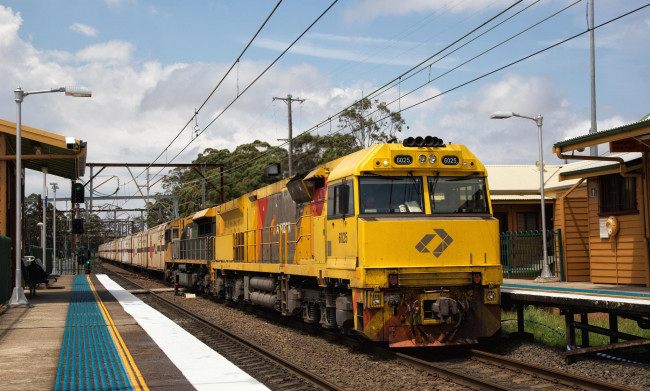 Обои картинки фото техника, поезда, локомотив, дорога, состав, железная