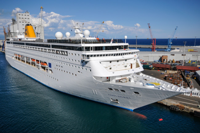 Обои картинки фото costa neoriviera, корабли, лайнеры, круизный, лайнер, причал