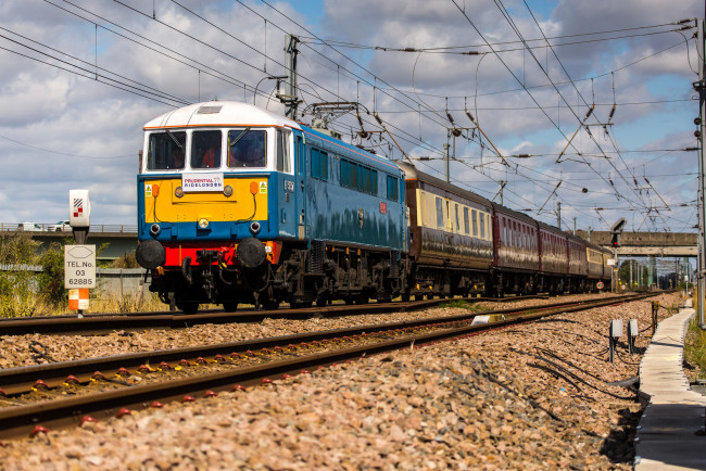 Обои картинки фото техника, поезда, дорога, железная, локомотив, состав