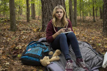 Картинка кино+фильмы the+5th+wave the 5th wave пятая волна chloe grace moretz фантастика