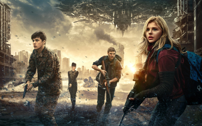 Обои картинки фото кино фильмы, the 5th wave, the, 5th, wave, пятая, волна, chloe, grace, moretz, фантастика