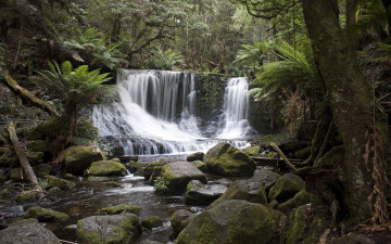 Картинка природа водопады скала поток