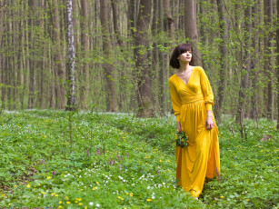 Картинка девушки -unsort+ брюнетки темноволосые деревья цветы платье лес девушка