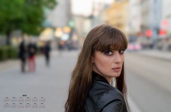 Картинка календари девушки 2018 взгляд