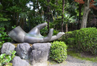 Картинка toganji+temple +nagoya +japan города -+памятники +скульптуры +арт-объекты кустарники камни рука