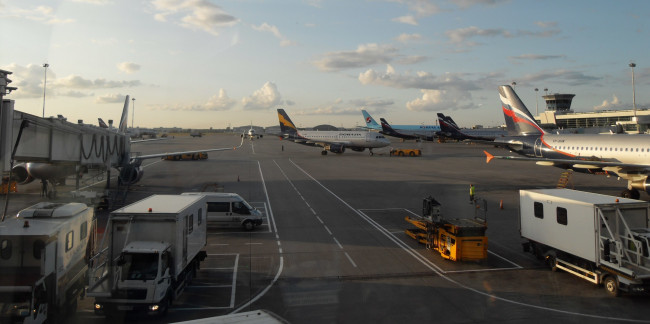 Обои картинки фото авиация, авиационный пейзаж, креатив, стоянка