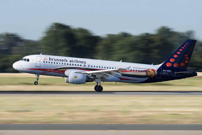 Обои картинки фото авиация, пассажирские самолёты, авиалайнер