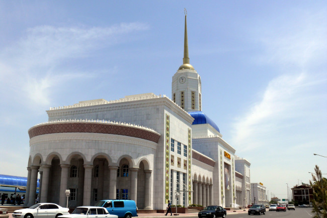 Обои картинки фото города, - здания,  дома, красивое, здание, железнодорожного, вокзала, ашхабад