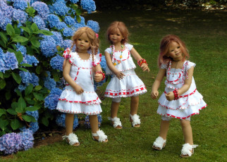 обоя разное, игрушки, куклы