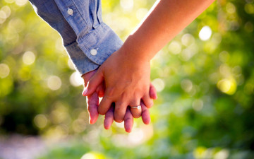 Картинка разное руки +ноги женская мужская рука влюбленные