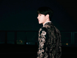 Картинка мужчины wang+yi+bo актер пиджак ночь