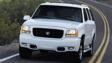 Картинка автомобили cadillac кадиллак белый дорога шоссе трасса