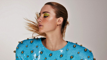 Картинка grace+van+patten девушки рыжая лицо свитер