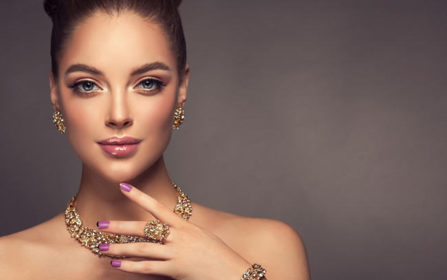 Обои картинки фото девушки, - лица,  портреты, модель, макияж, украшения, брюнетка