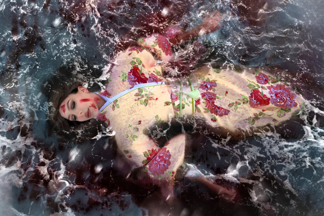 Обои картинки фото ladybell, девушки, - креатив,  косплей, образ, косплей, наряд, костюм, кимоно, кровь, вода