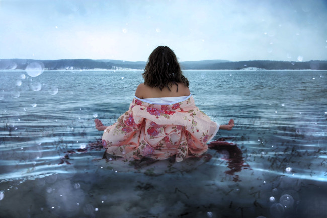 Обои картинки фото ladybell, девушки, - креатив,  косплей, образ, косплей, наряд, костюм, кимоно, кровь, озеро