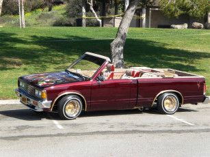 Картинка автомобили nissan datsun