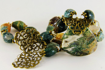 Картинка разное украшения +аксессуары +веера украшение серьги ожерелье бижутерия бусы фон