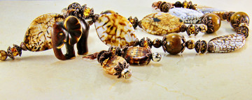 Картинка разное украшения +аксессуары +веера серьги ожерелье фон украшение бижутерия бусы