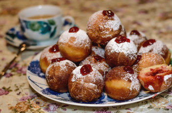 Картинка еда пирожные +кексы +печенье пончики джем сладость десерт