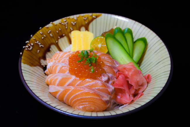 Обои картинки фото еда, рыба,  морепродукты,  суши,  роллы, деликатесы