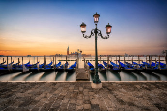 Картинка sunrise+in+venice корабли лодки +шлюпки рассвет