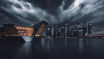 Картинка города -+огни+ночного+города дома тучи вода город