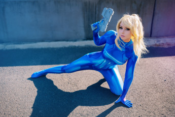 Картинка девушка разное cosplay+ косплей модель amy+thunderbolt