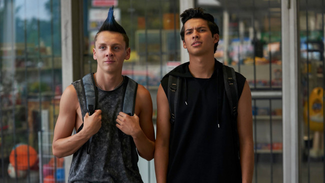 Обои картинки фото cobra kai , сериал 2018 – , кино фильмы, сериал, комедия, спорт, боевик, драма, кобра, кай, xolo, mariduena