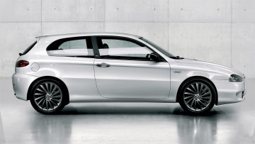 Картинка автомобили alfa+romeo белый стена