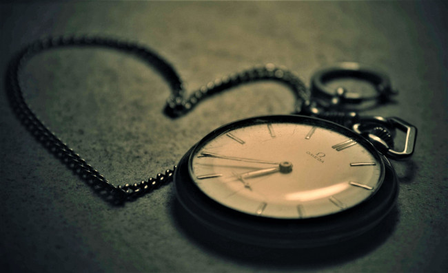 Обои картинки фото бренды, omega, часы, цепочка