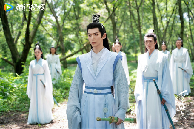 Обои картинки фото кино фильмы, ghongzi, заклинатели, лес