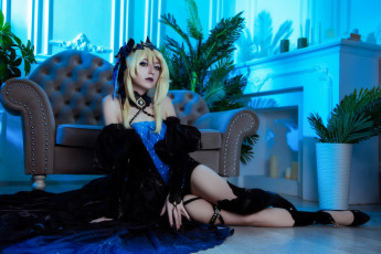 Картинка девушки momo косплей образ наряд костюм кресло камин растения