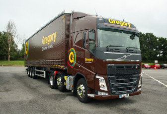 Картинка автомобили volvo+trucks+ выставка улица контейнеровоз тягач грузовик