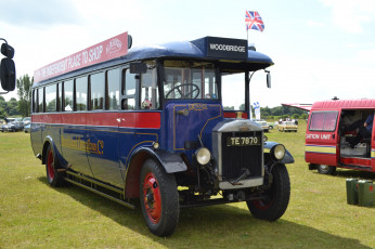 Картинка dennis+coach автомобили автобусы ретро автошоу выставка история